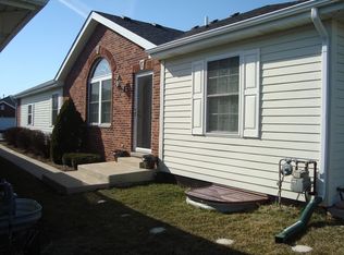 971 Keenan Ln, Beecher, IL 60401
