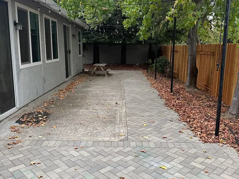 108 Robinson Ct — Photo 23