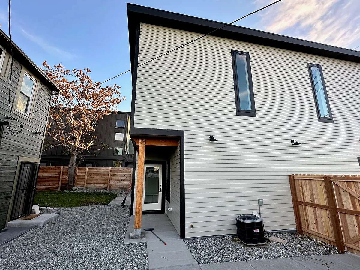 Building Photo - 2143 S Acoma St #B
