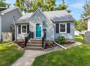2424 Davenport Ave, Davenport, IA 52803