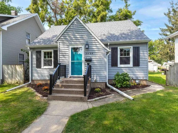 2424 Davenport Ave, Davenport, IA 52803