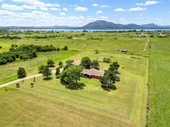 10443 NW Chibitty Rd, Lawton, OK 73507