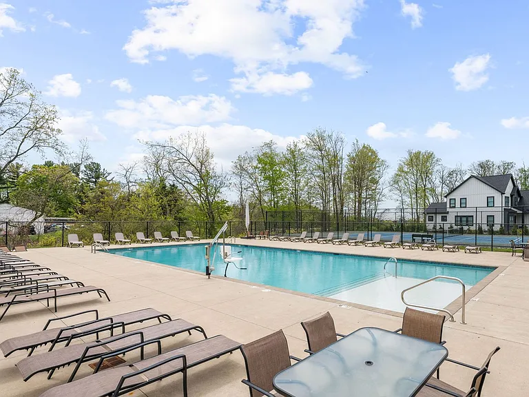 233 Lake Balaton Dr — Photo 35