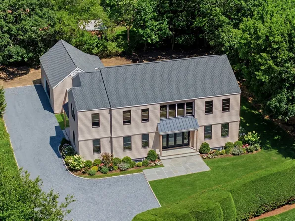 6 Lamb Ave, Quogue, NY 11959