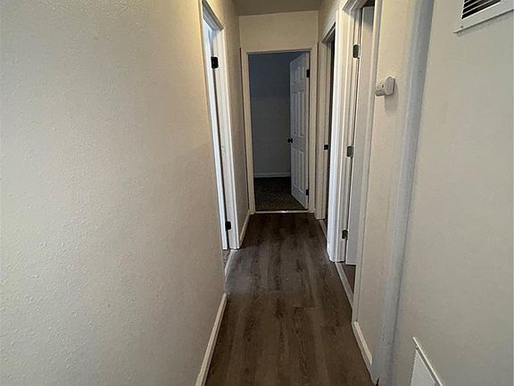 4th image of 1614 Parklane Dr