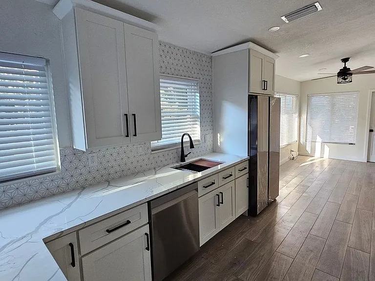 1375 Coral Way S — Photo 17