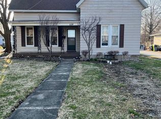1139 S Clay Ave, Jacksonville, IL 62650