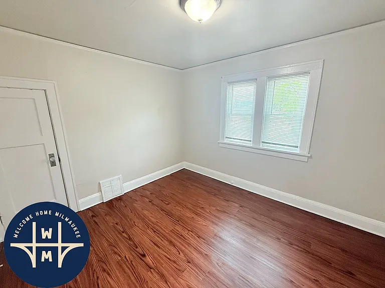 221 W Ring St — Photo 10