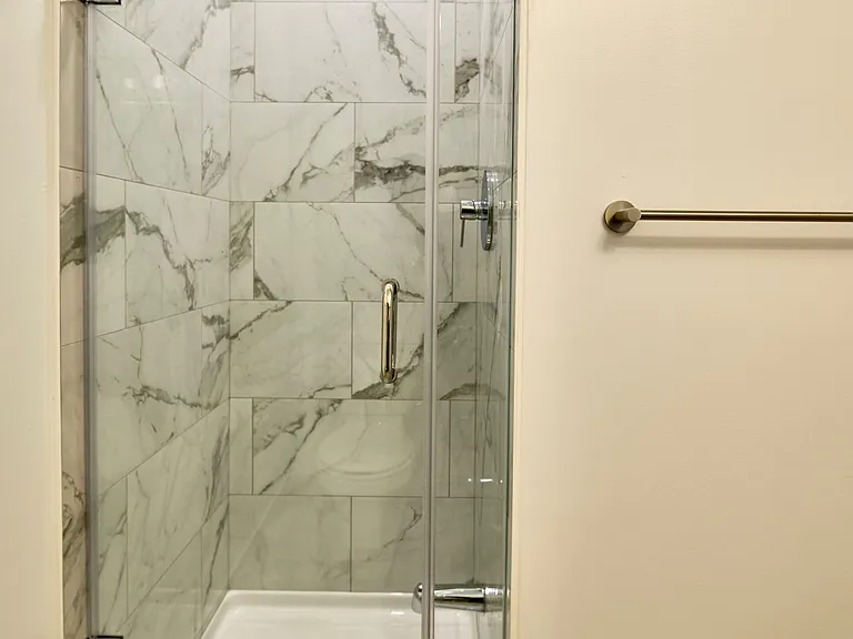 36 Manor Rd E #908 — Photo 13