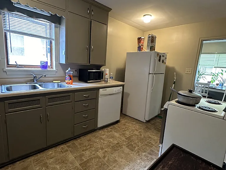 524 Fountain St — Photo 12