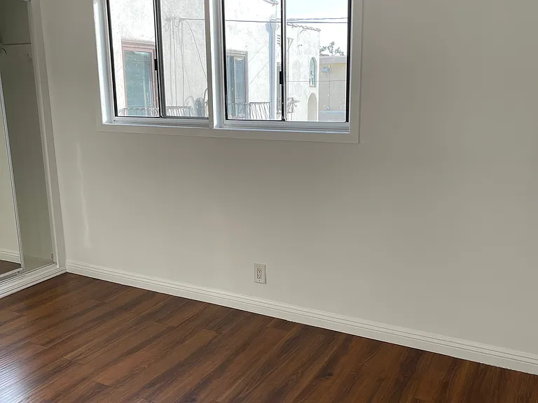 425 S Doheny Dr #7 — Photo 5