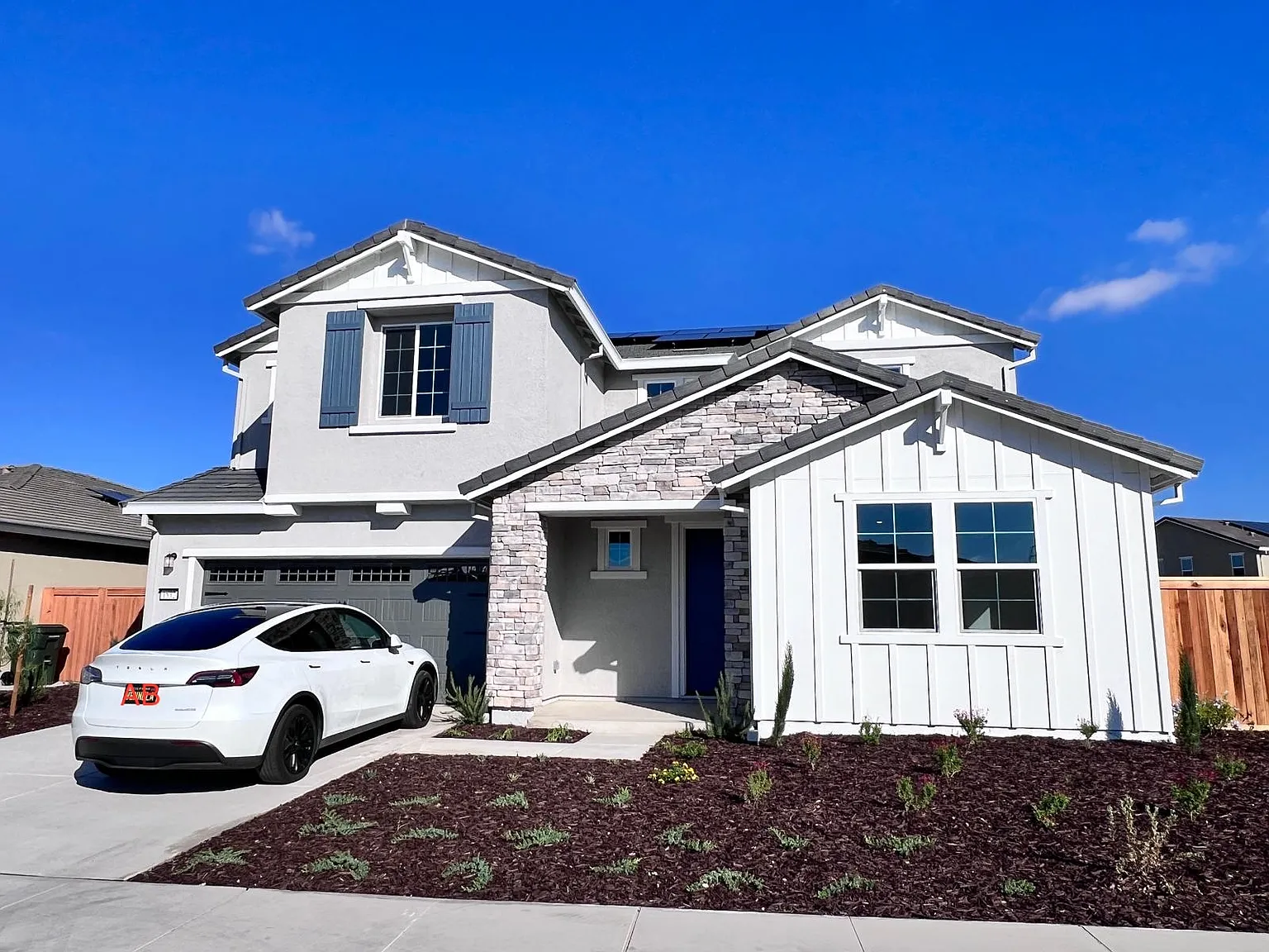 1532 Ascot Ln photo 1