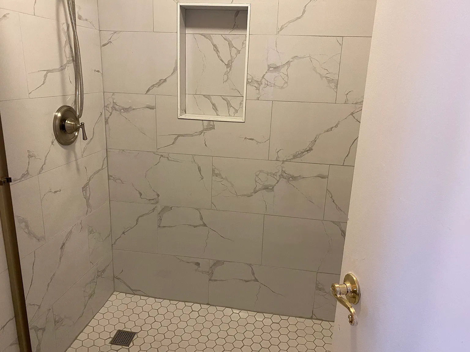 2 bed, 1078 sqft, $3,200 — Photo 3