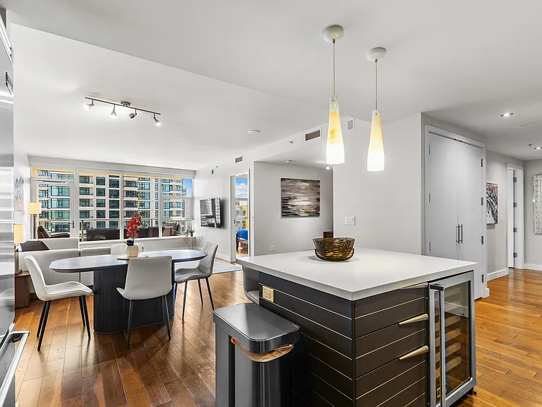 1325 Pacific Hwy #1603 — Photo 7