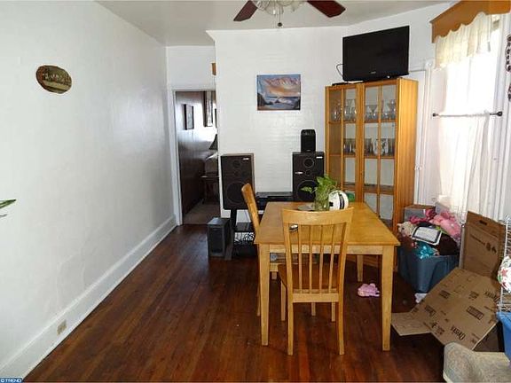 2nd image of 1208 Elm St
