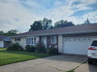 631 N Spruce St, Saint Marys, OH 45885