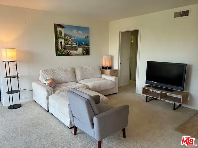 10747 Wilshire Blvd #708 — Photo 5