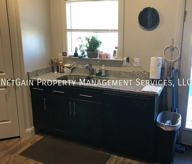 245 E 3025 N — Photo 4