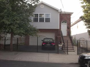 46 4th St, Newark, NJ 07107