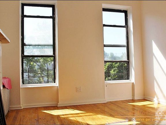 5th image of 410 Putnam Ave #3