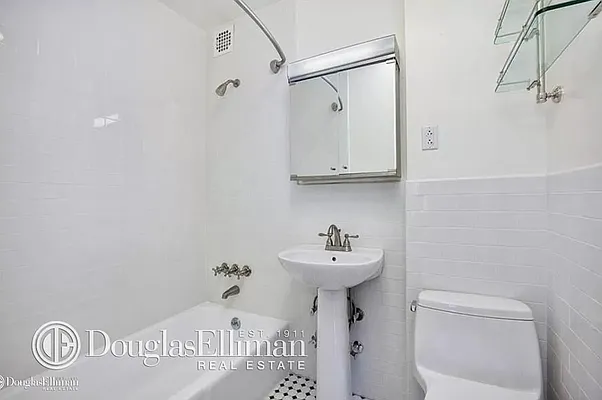 Rented by Douglas Elliman | media 27