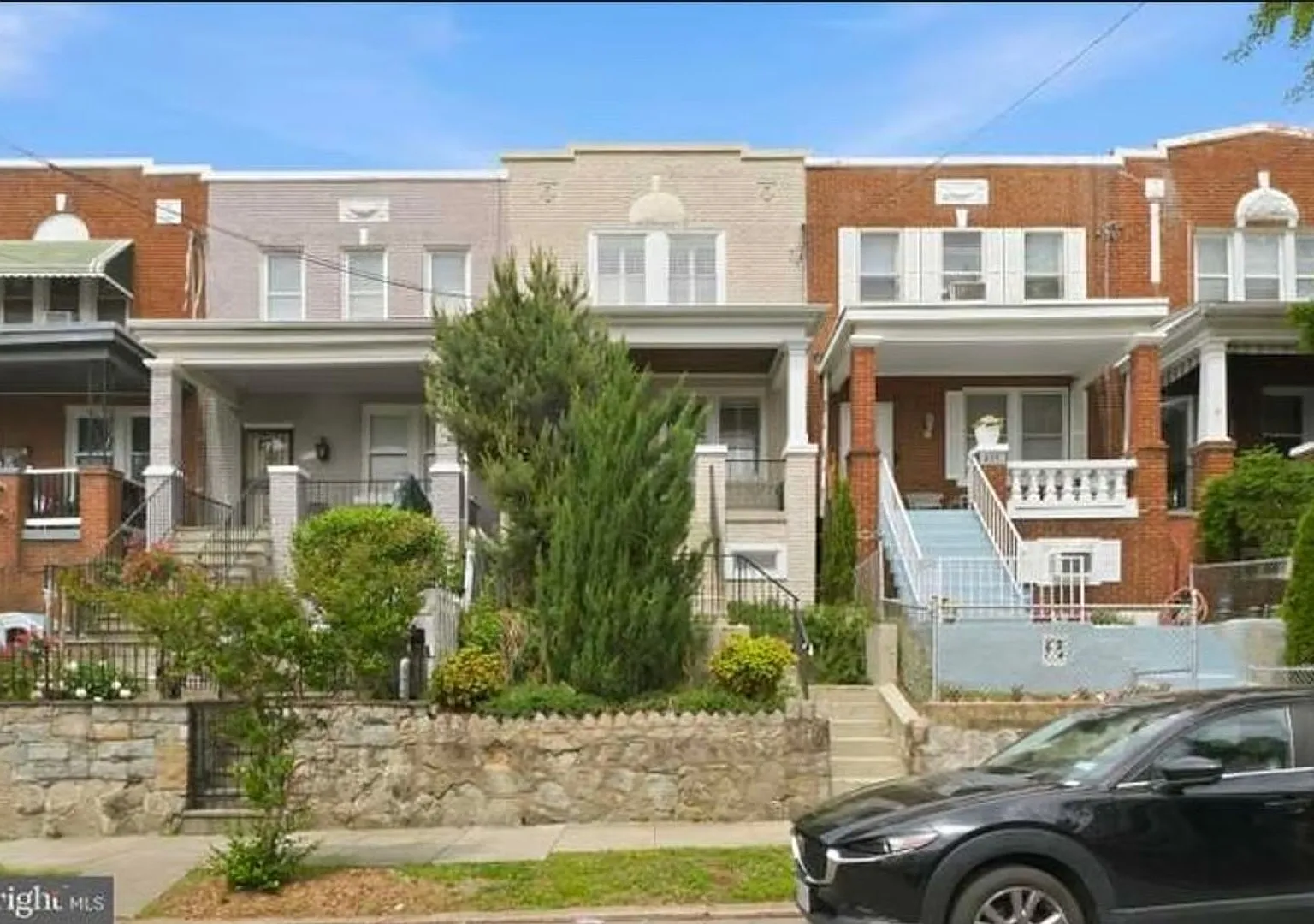 813 Delafield Pl NW — Photo 1