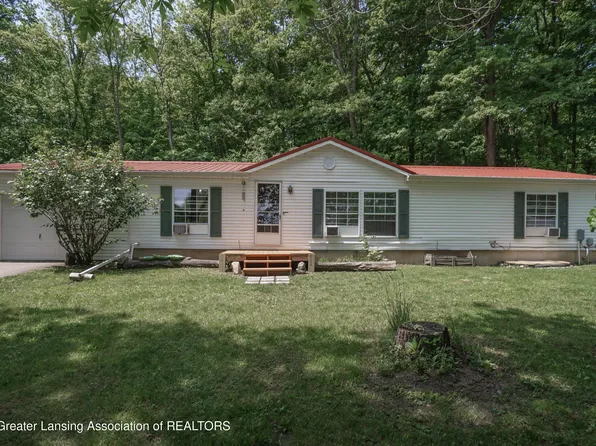 1416 S Ainger Rd, Charlotte, MI 48813