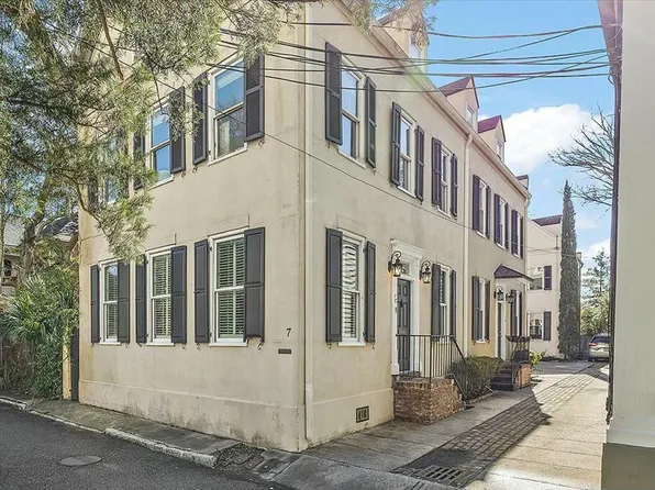7 West St APT C, Charleston, SC 29401