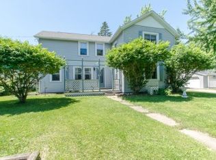 1408 River Dr, Watertown, WI 53094