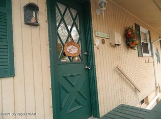 3053 Valhalla View Dr N, East Stroudsburg, PA 18301