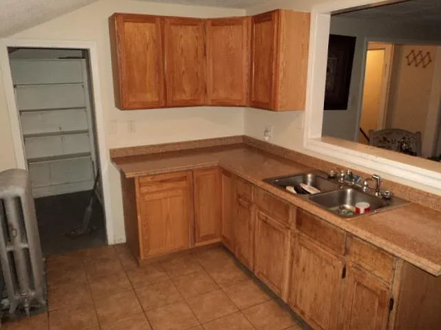 Building Photo - 1037 Beard St #2