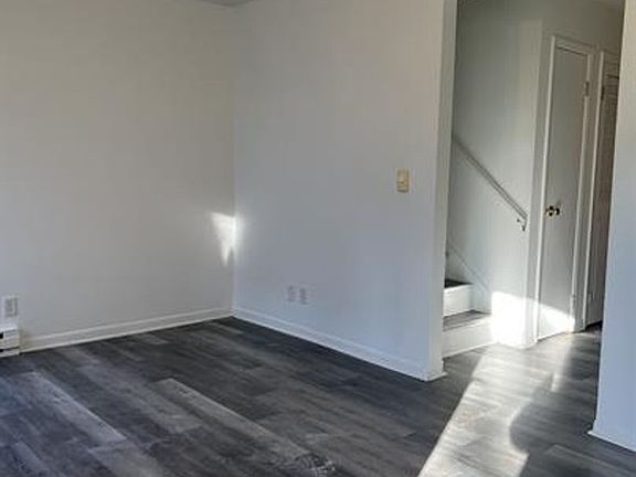 5th image of 1694 Molitor Rd APT A