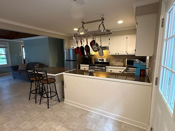 5th image of 1177 Valverda Rd