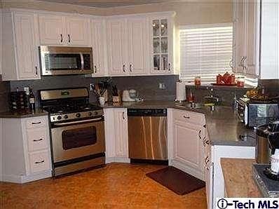 3rd image of 628 La Paloma Ave