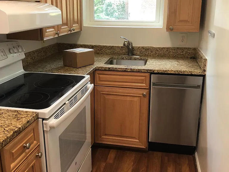 3049 Patrick Henry Dr #201 — Photo 2