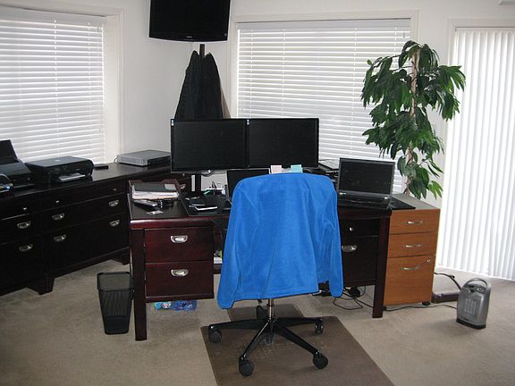 4th image of 3050 Barclay Way