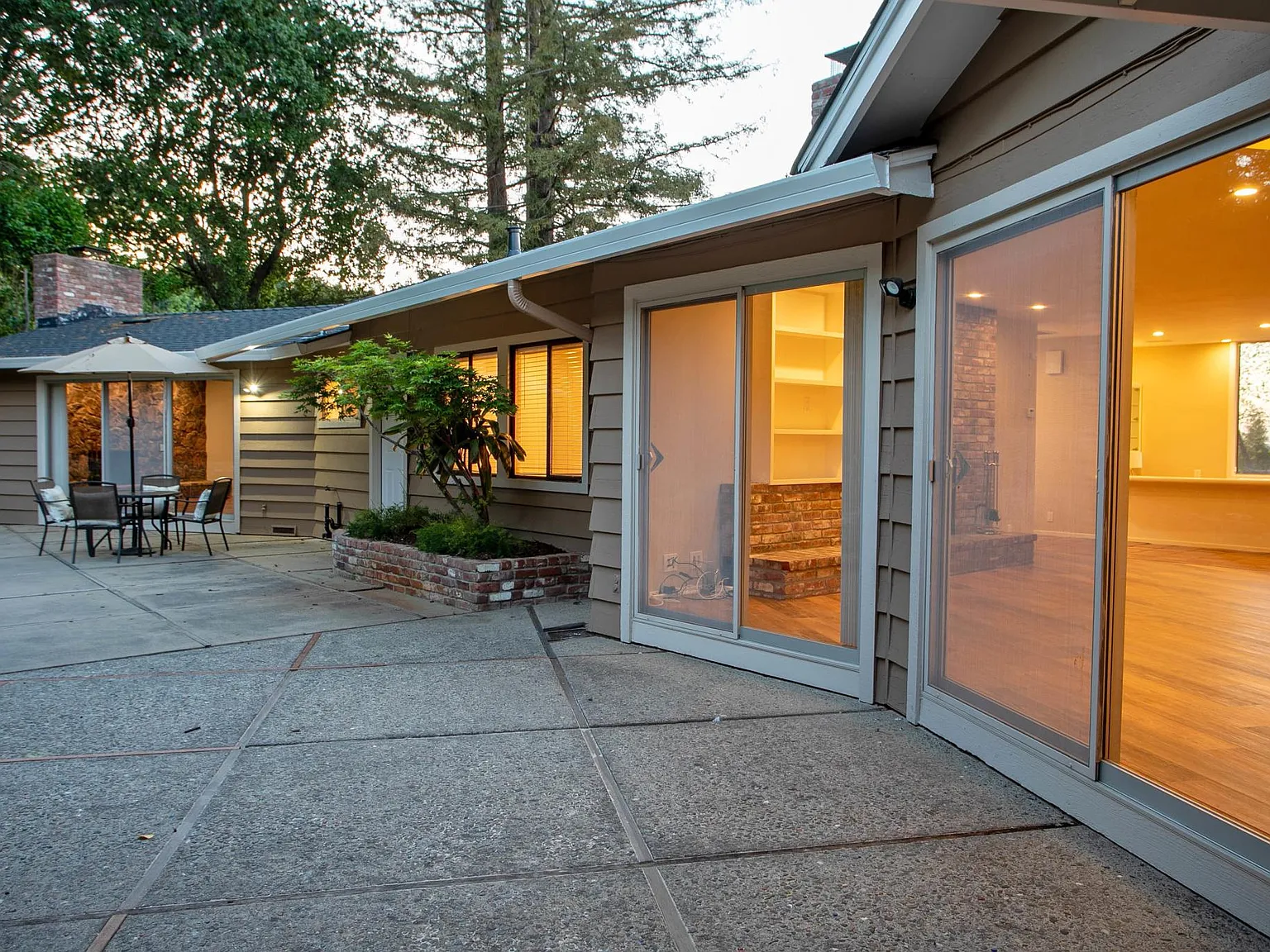3 bed, 2247 sqft, $7,500 — Photo 2