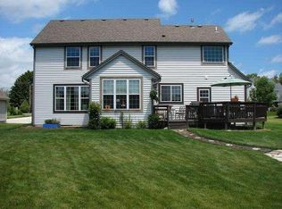 3813 E Stargrass Ln, Oak Creek, WI 53154