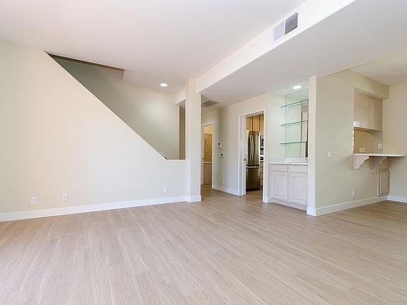 4th image of 1230 Wellesley Ave APT 201