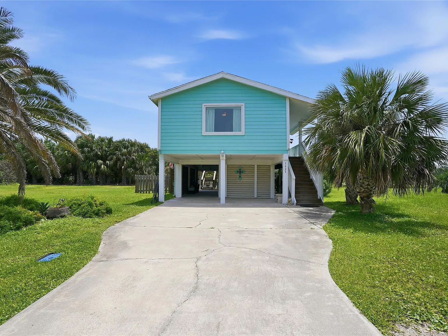 2 bed, 2.0 bath, 792 sqft, $2,400 — Photo 2