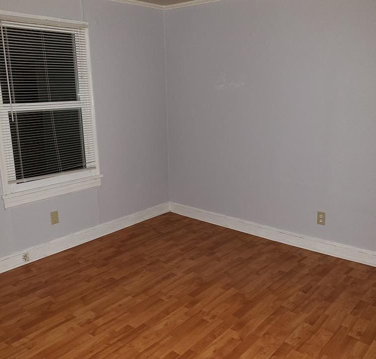 2nd image of 1608 West Ave APT B