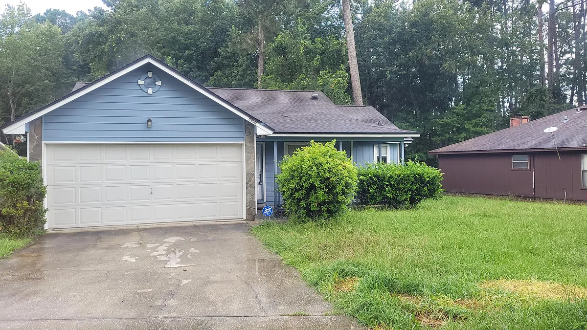 Building Photo - 2386 Blossom Ridge Dr N