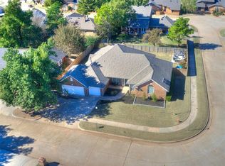 1916 Robin Ridge Dr, Norman, OK 73072