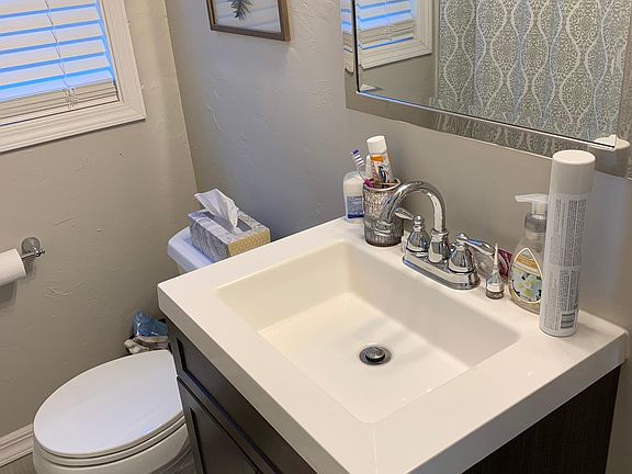 3rd image of 1411 Oxford Way