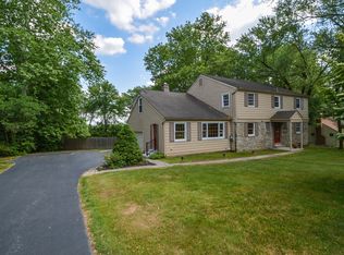 303 Powderhorn Rd, Fort Washington, PA 19034