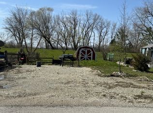 24 Dinosaur Rd, Wilmington, IL 60481