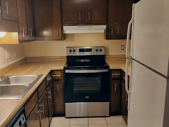 3rd image of 1317 Redwood Ln