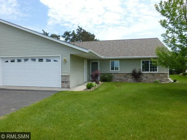 1051 W Ridge Ct, New Richmond, WI 54017