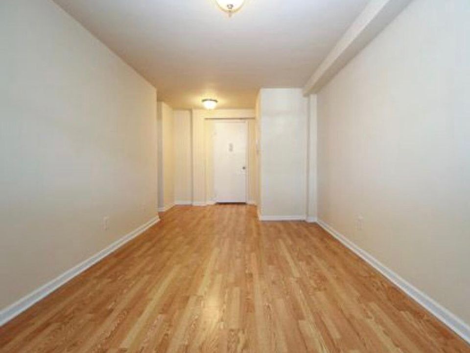 2nd image of 22410 Jamaica Ave APT 2L