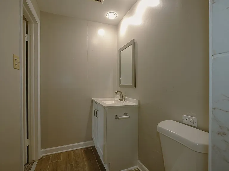 1401-1403 S Frisco Ave — Photo 16